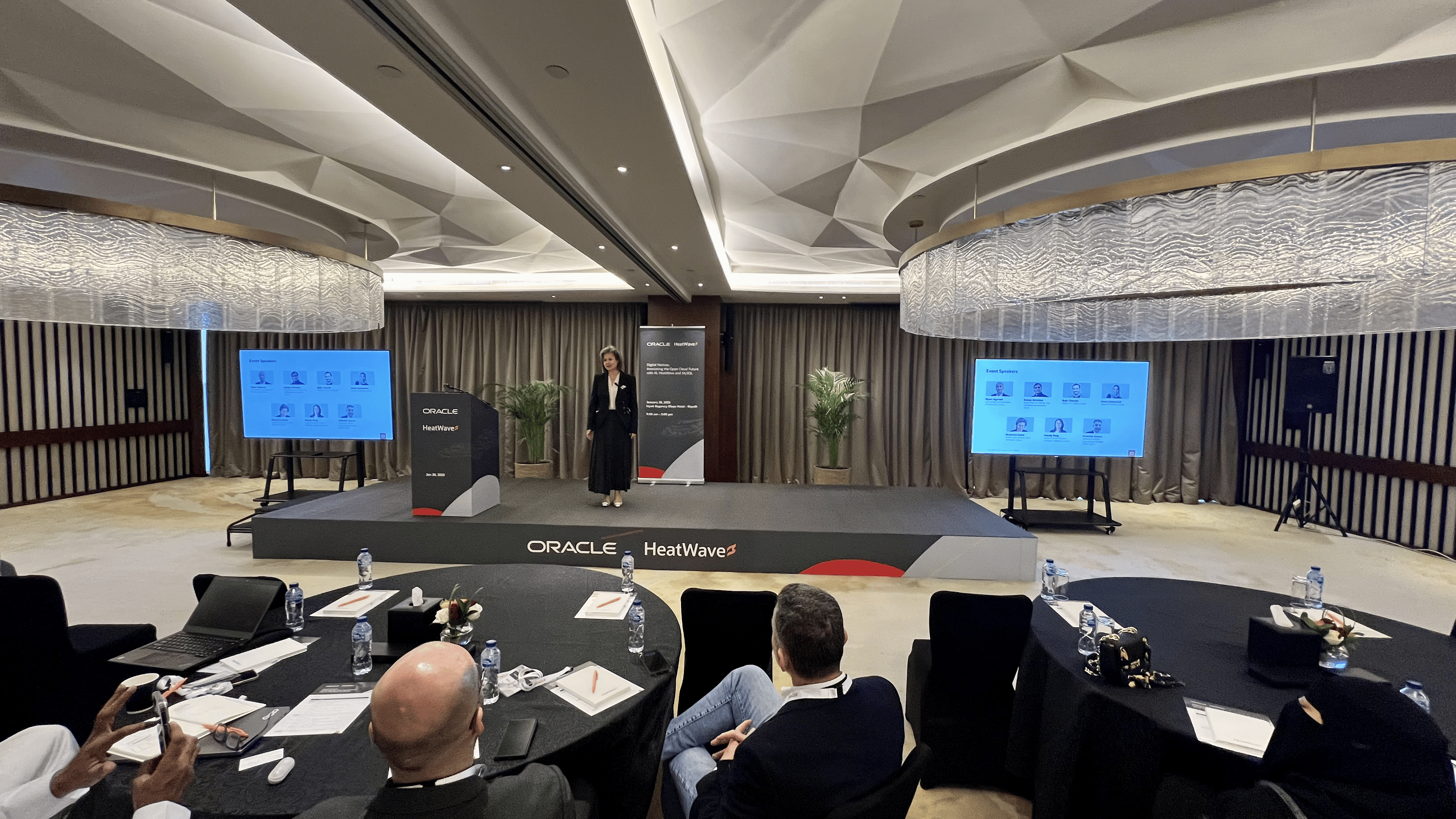 Digital Natives: Innovating the Open Cloud Future with AI, HeatWave and MySQL